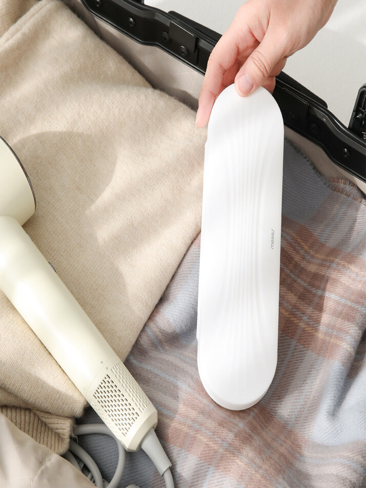 무아스 퓨어e쿨케어 60˚ 회전 충전식 음파 전동 칫솔 (전용 케이스 포함)