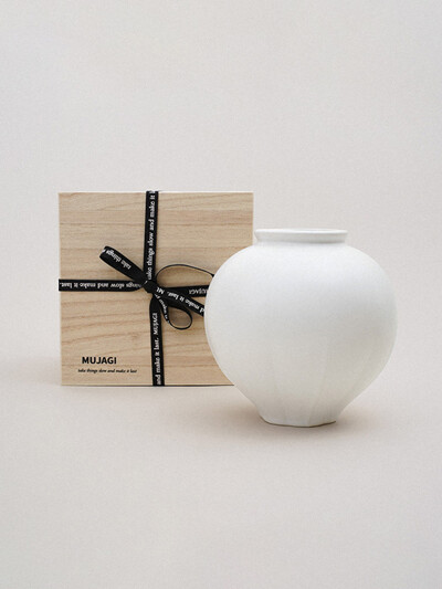 [카트마르] 무자기 Flower moon jar 달항아리