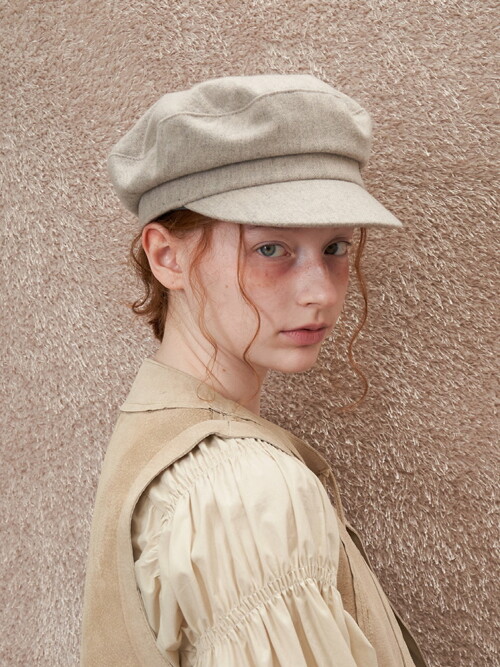 Camelia Matroos - Warm Grey