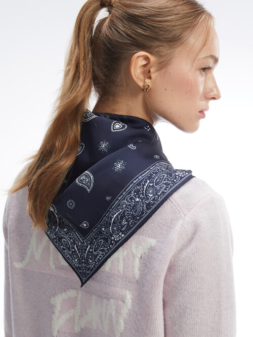 페이즐리 삼각 스카프_네이비