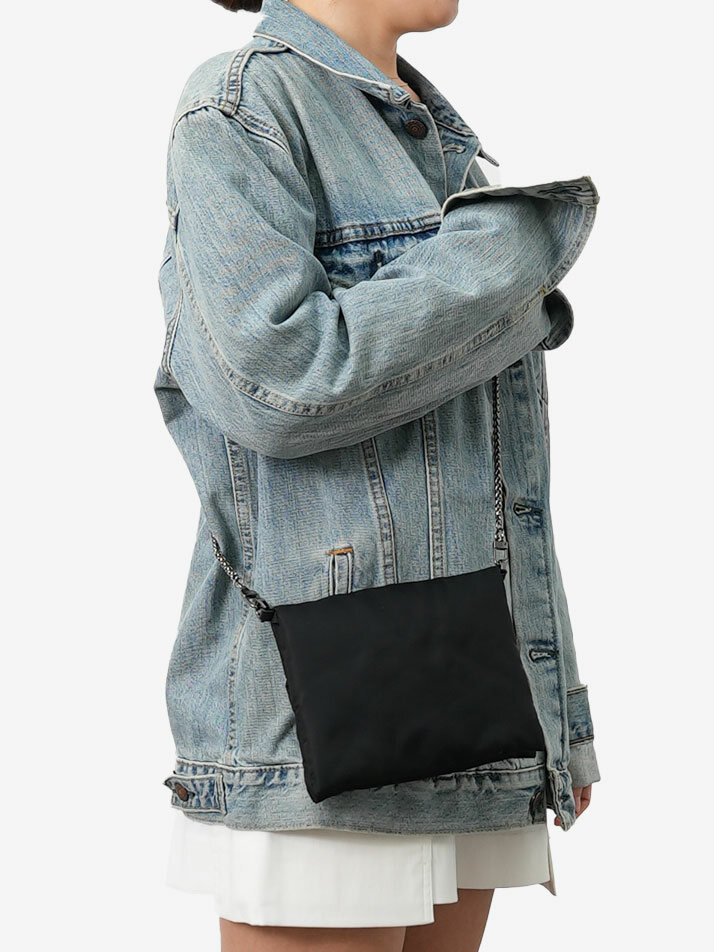 패딩 크로스바디