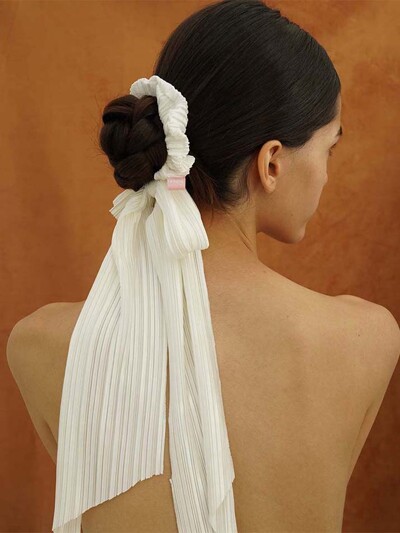 pleats bow scrunchie- blanc