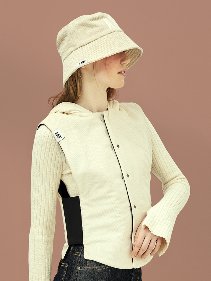 In AND Out Motion Vest Ivory