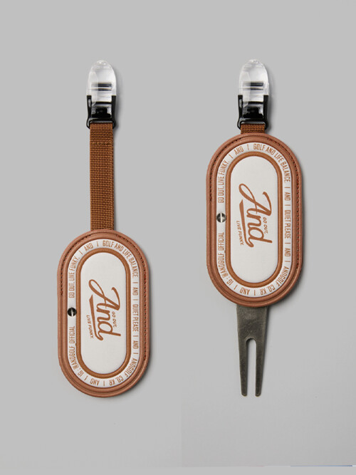 Calligraphy Putter Keeper White Brown