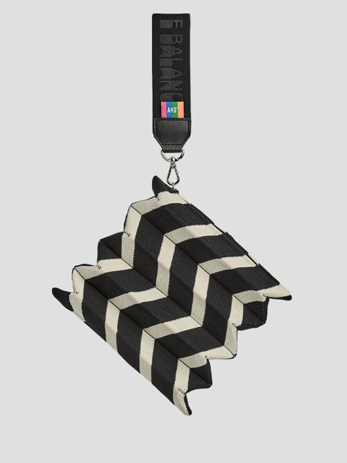 Handy Pleats Pouch Zigzag Black