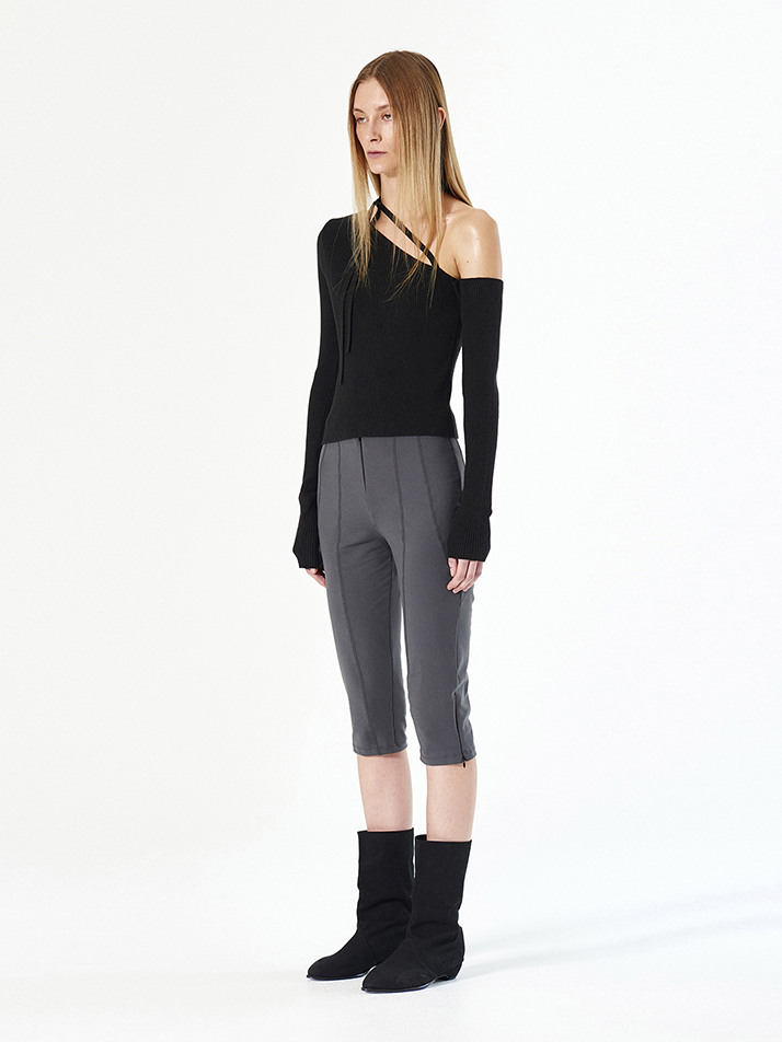 ONE SHOULDER STRAP KNIT TOP (BLACK) ETERNAL JOURNEY
