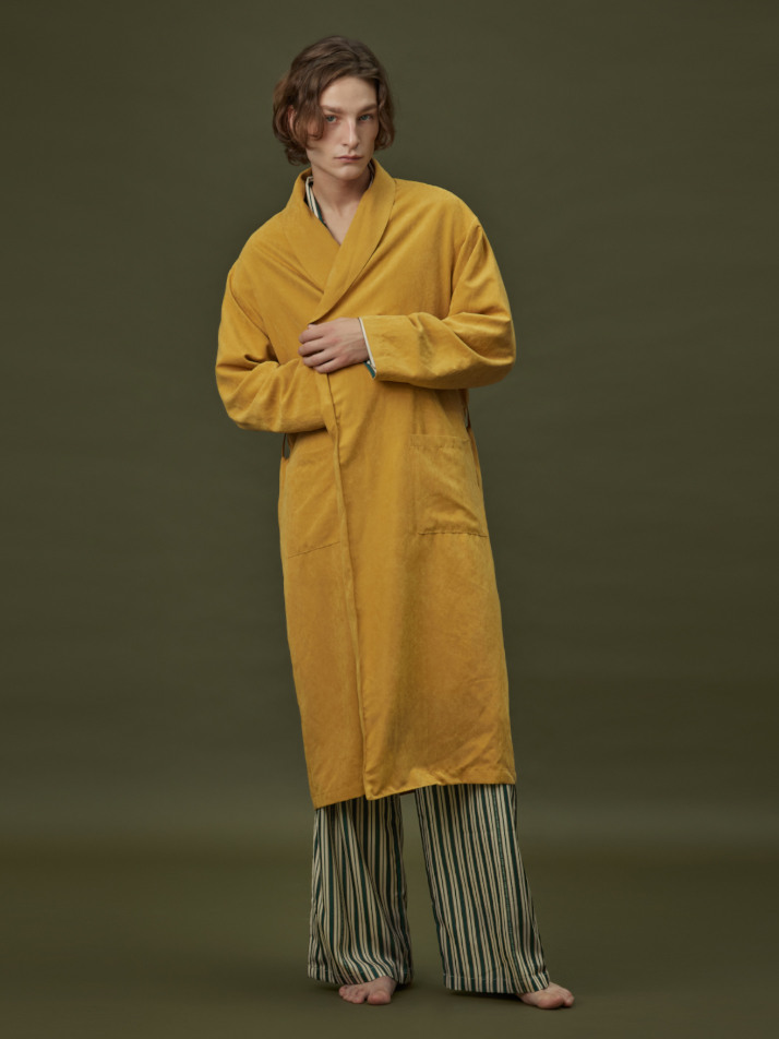 CLASSIC SUEDE LONG ROBE_mustard (men)