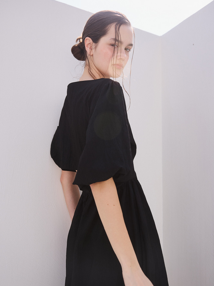 BALLOON CUT-OUT DRESS_black