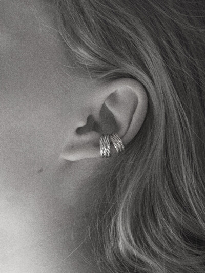비먼트 [Twist earcuff]