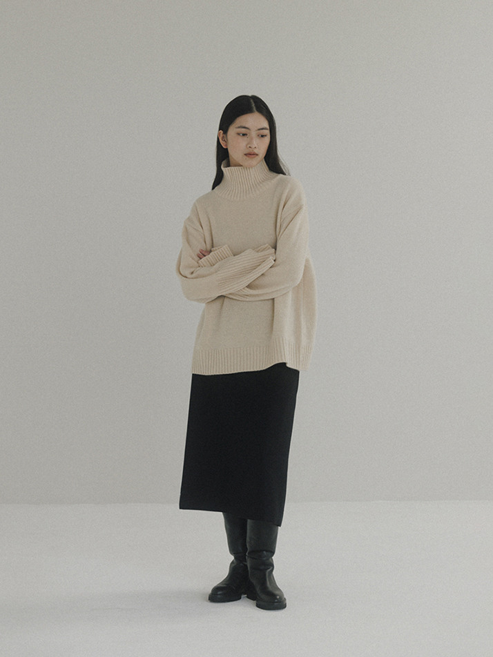 Cashmere turtle neck sweater (Cream)