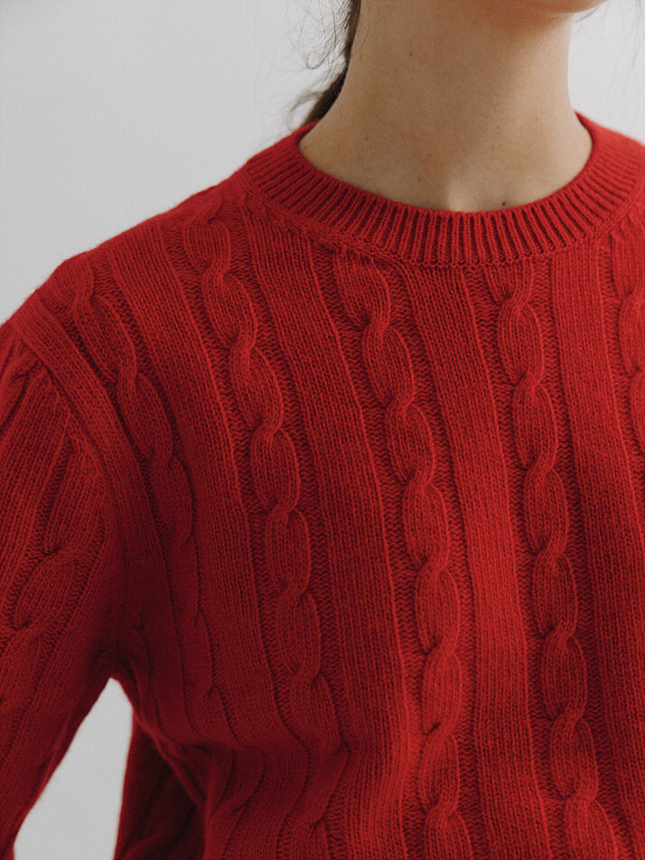 Classic cable sweater (Red)