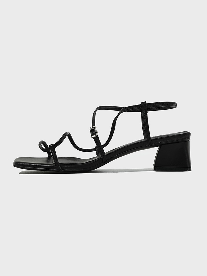 Square Strappy Sandals_Black