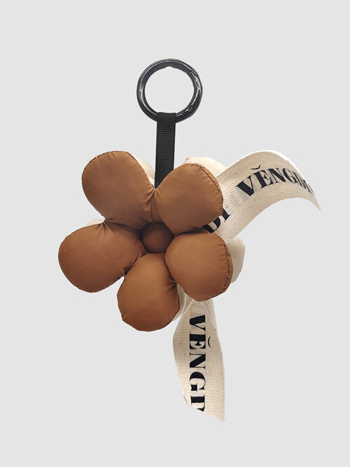 벵디 패디드 플라워 키링 (브라운)