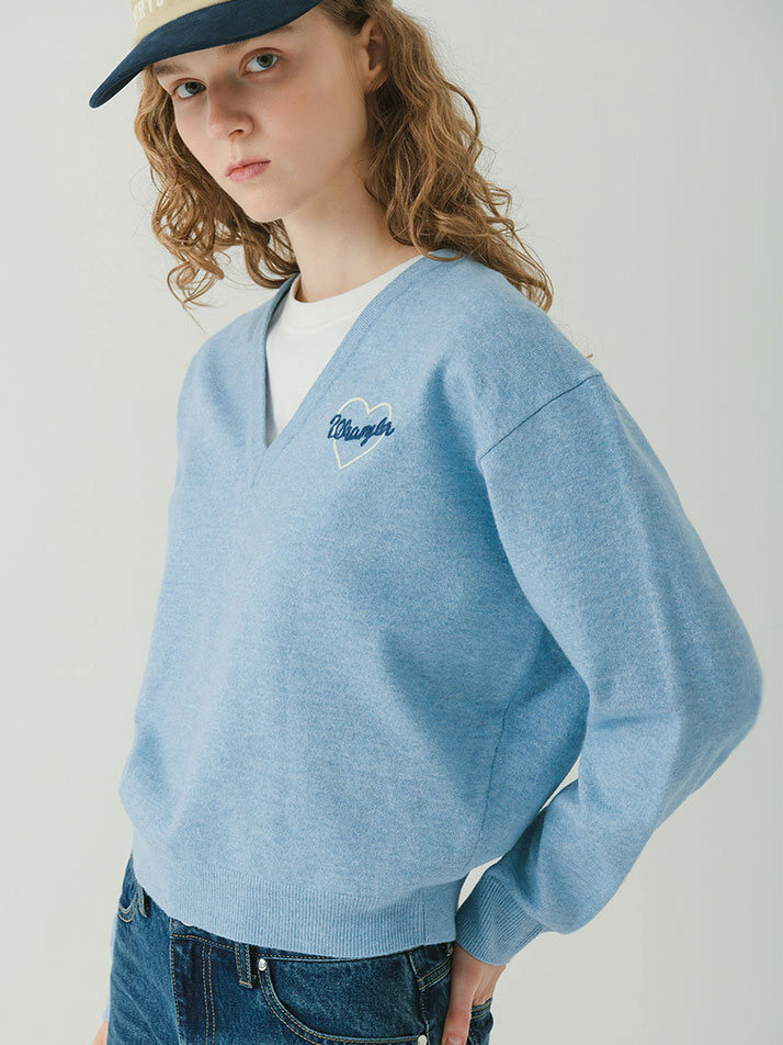 (W) Logo Embroidered V-Neck Sweater Sky Blue