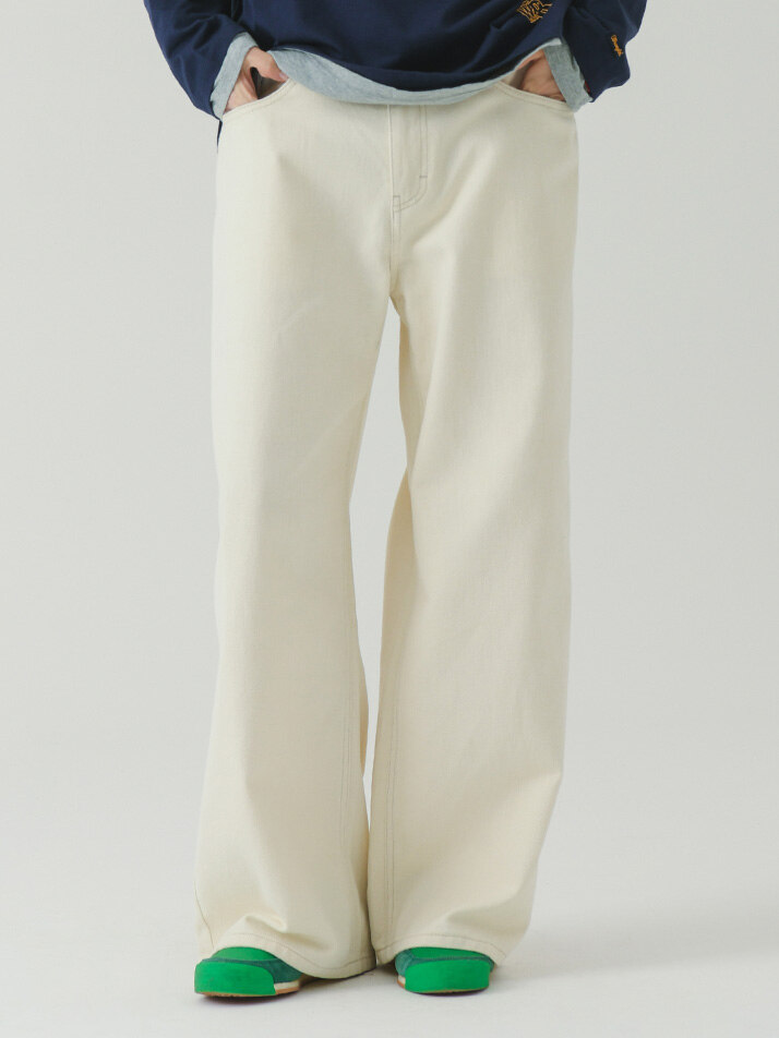 LOOSE STRAIGHT FIT Solid Denim Pants Ivory