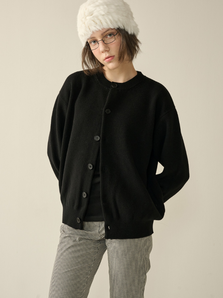 Herrash Round Neck Cardigan_Black_W