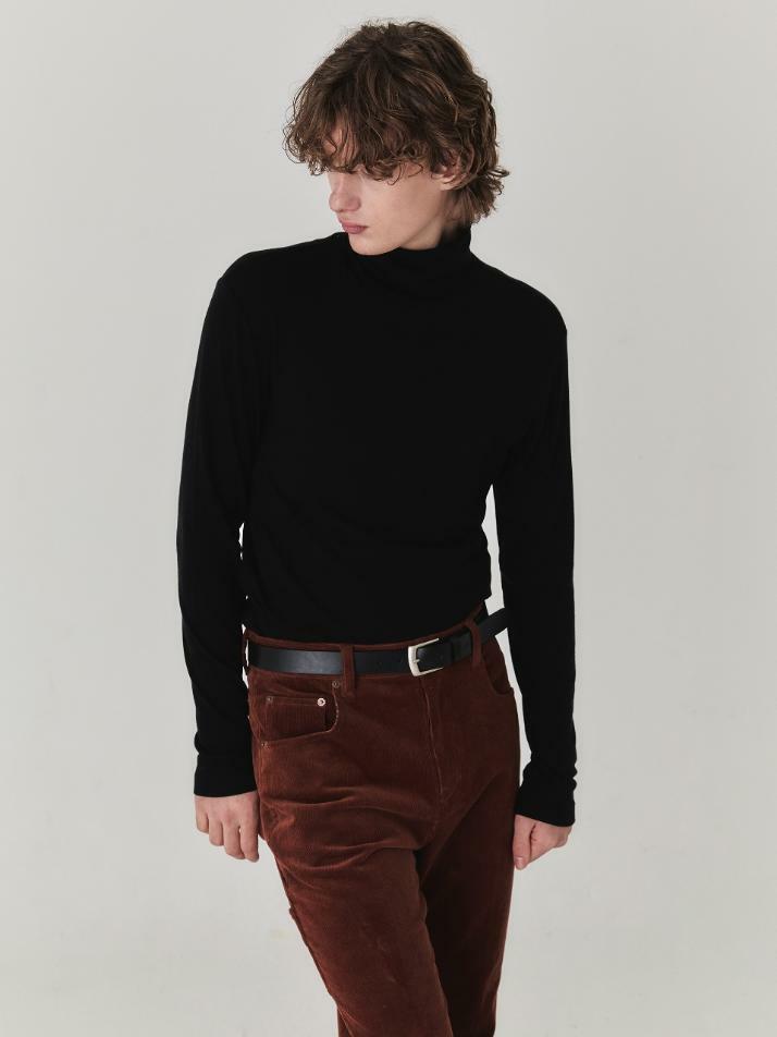 Sleek Wool Blend Turtle Neck_Black