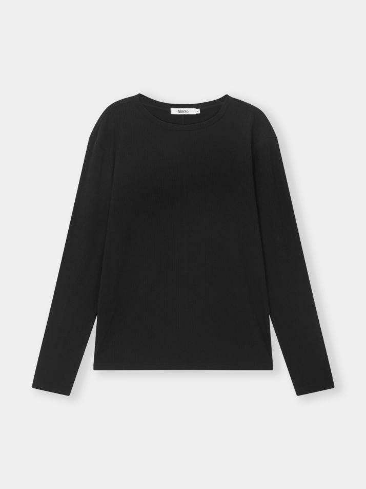 Sleek Wool Blend Boat Neck Top_Black