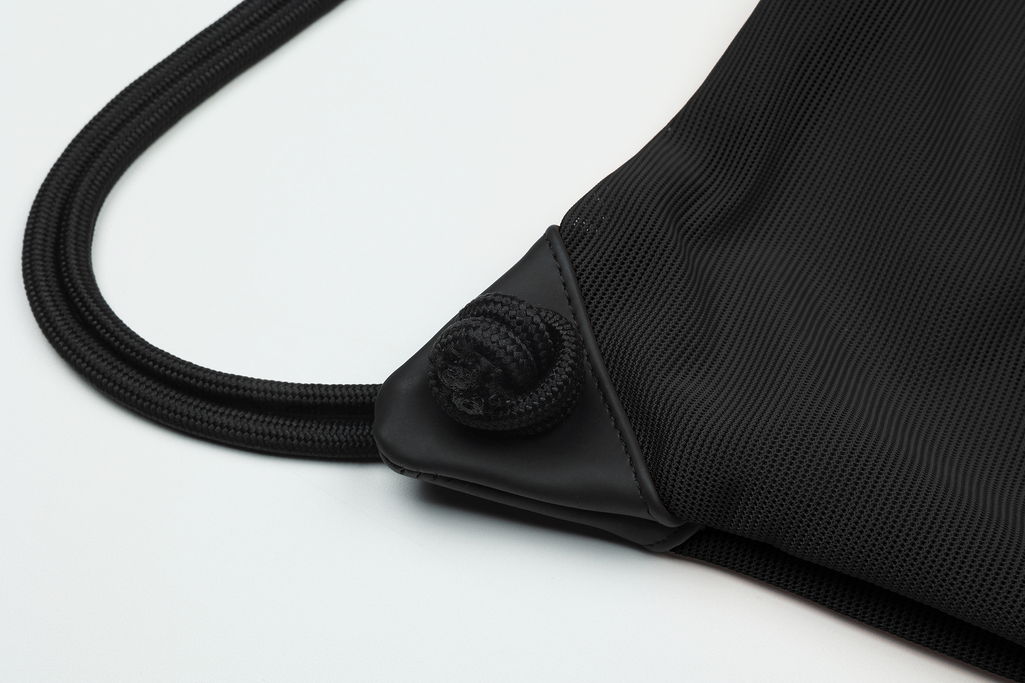 RVIS-mesh-backpack-black-4.jpg