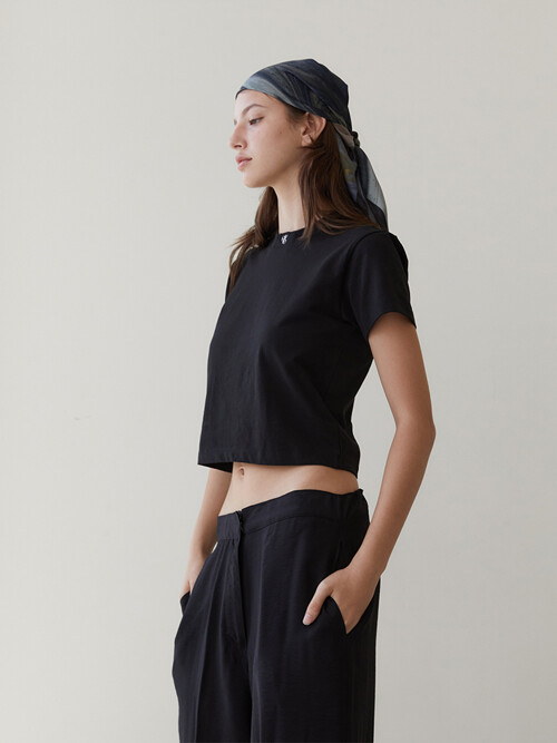 needlework crop t-shirt black