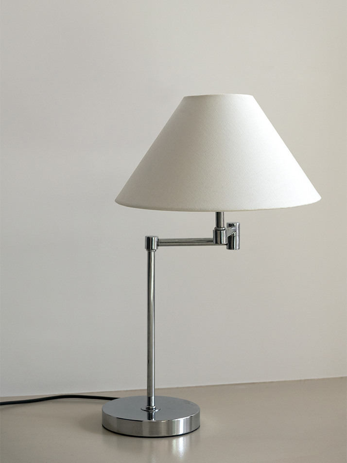 Line Stand Lamp Chrome