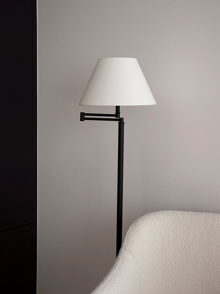 Line Floor Lamp Black