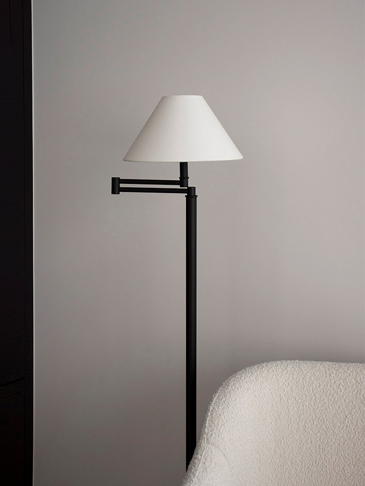 Line Floor Lamp Black