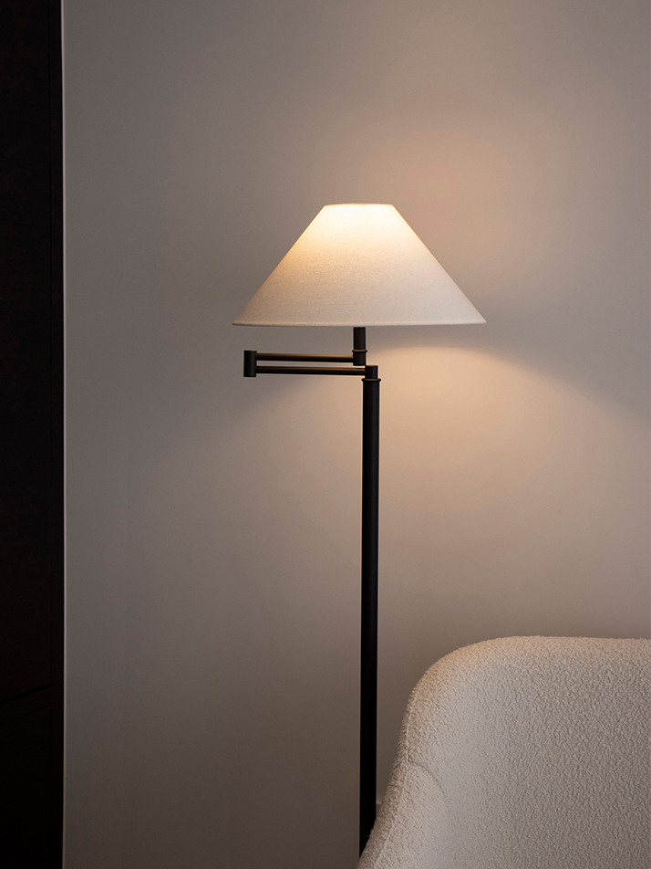 Line Floor Lamp Black