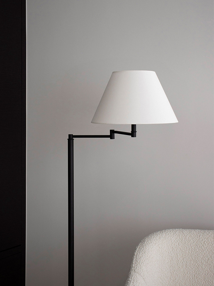 Line Floor Lamp Black