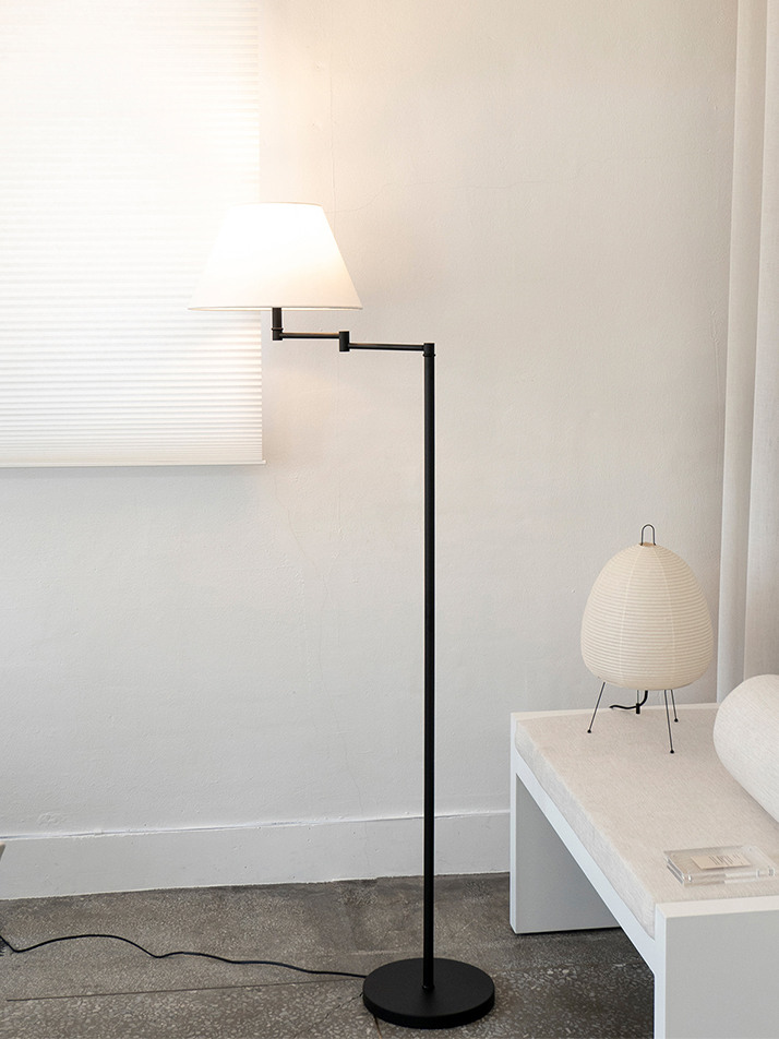 Line Floor Lamp Black