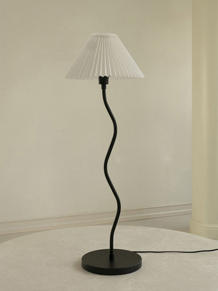 Spiral Medium Stand Lamp Black
