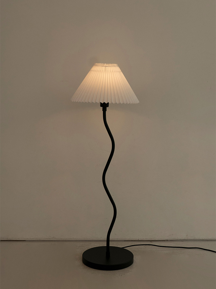 Spiral Medium Stand Lamp Black