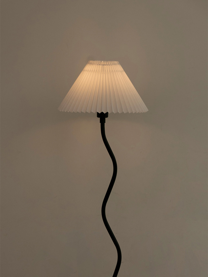 Spiral Medium Stand Lamp Black