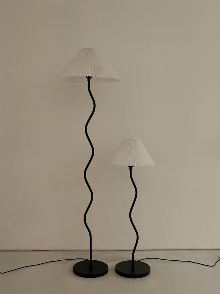 Spiral Medium Stand Lamp Black