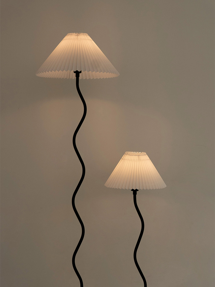Spiral Medium Stand Lamp Black