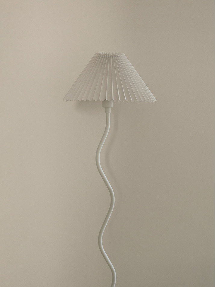 Spiral Medium Stand Lamp Black