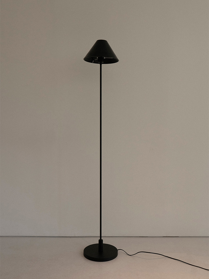 Olive Floor Lamp Black