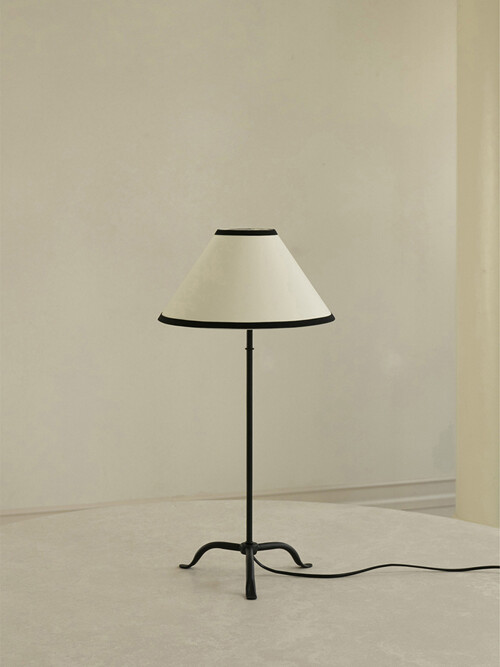 Flore Stand Lamp Black