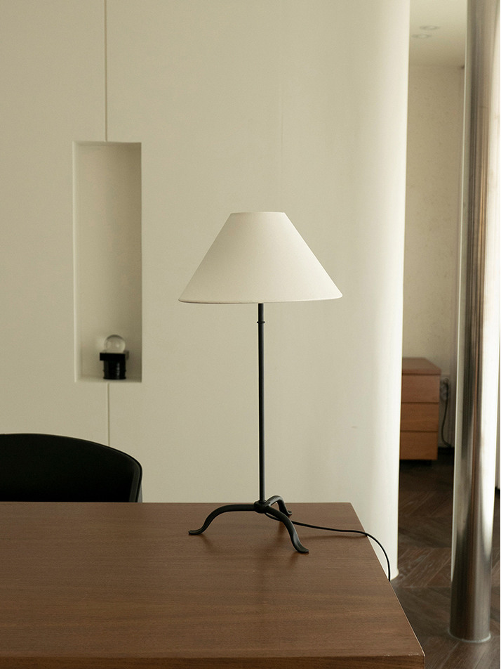Flore Stand Lamp Black