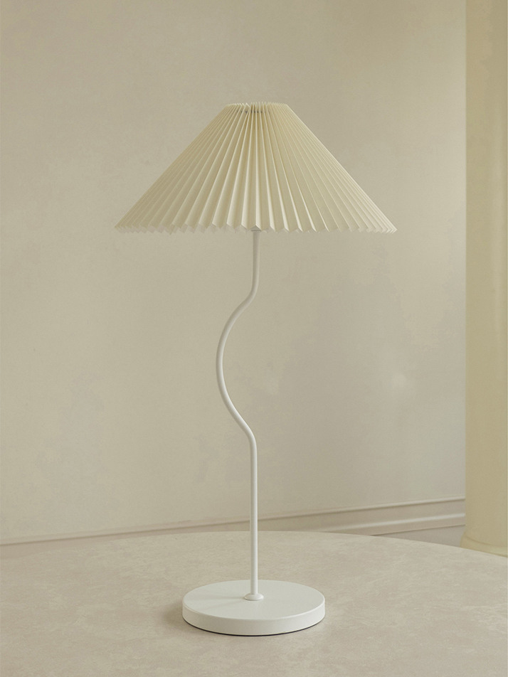 Pleated Medium Stand Lamp