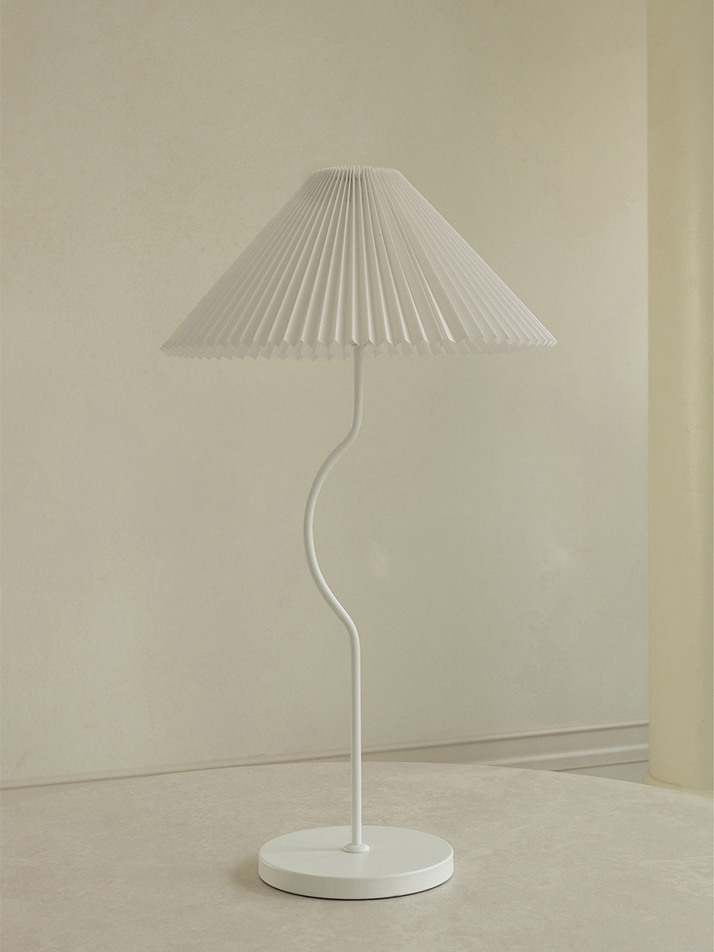 Pleated Medium Stand Lamp