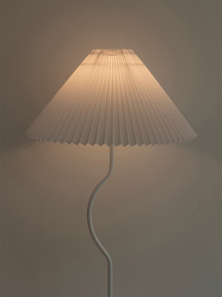 Pleated Medium Stand Lamp