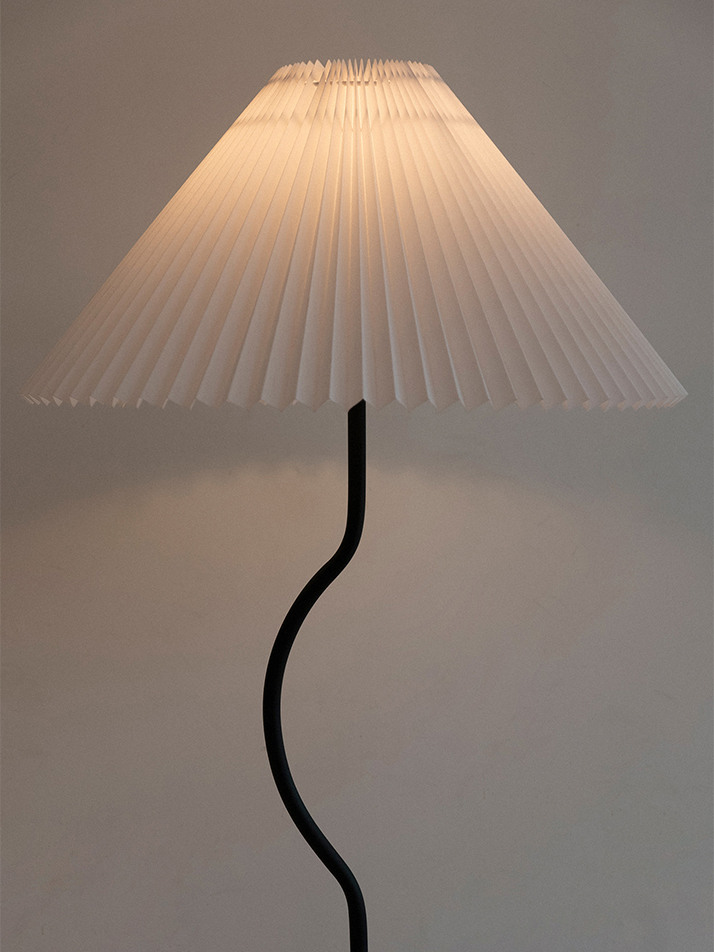 Pleated Medium Stand Lamp