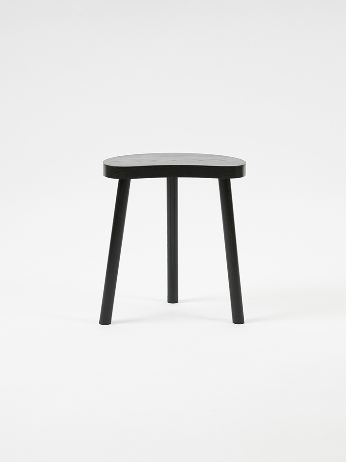 Half Moon Stool Black / Walnut / Oak