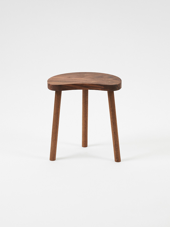 Half Moon Stool Black / Walnut / Oak