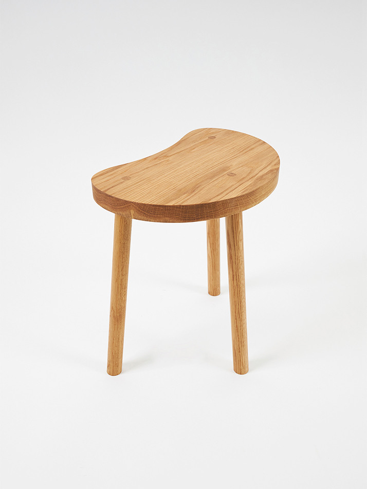 Half Moon Stool Black / Walnut / Oak