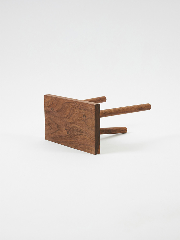 Rec Stool Black / Walnut / Oak 