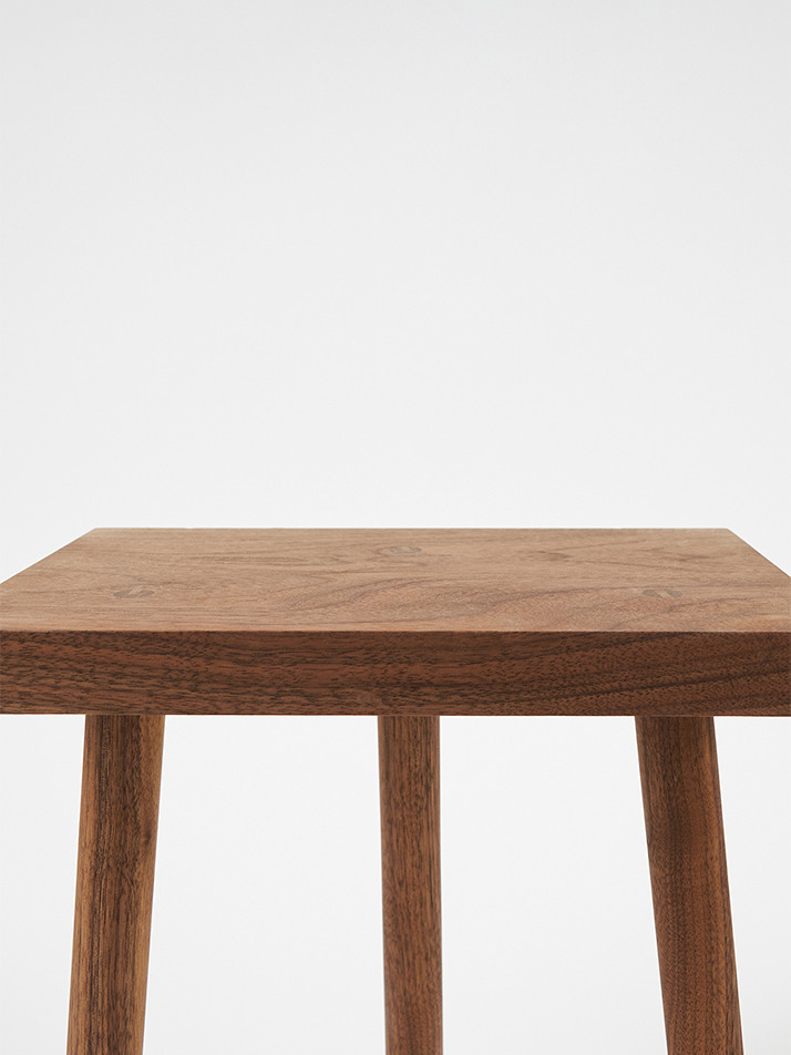 Rec Stool Black / Walnut / Oak 