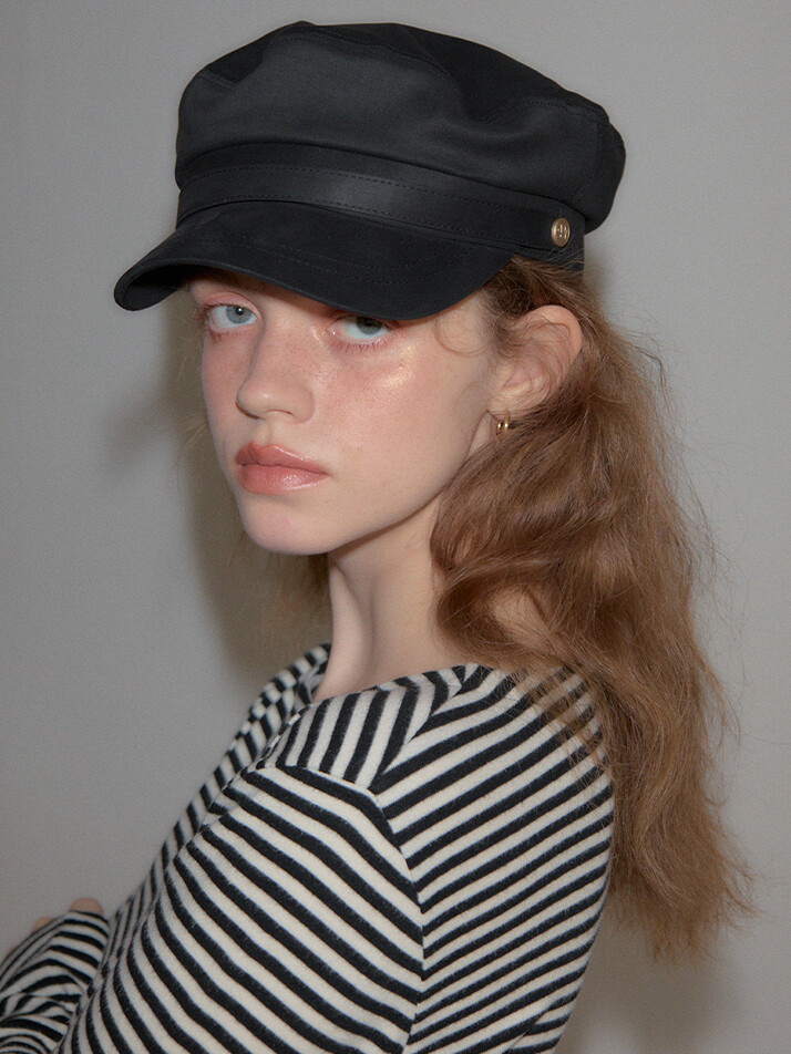 Suede Button Hat_ Black