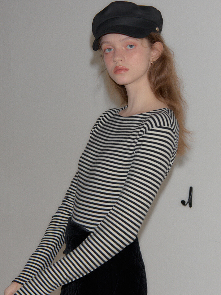 Suede Button Hat_ Black